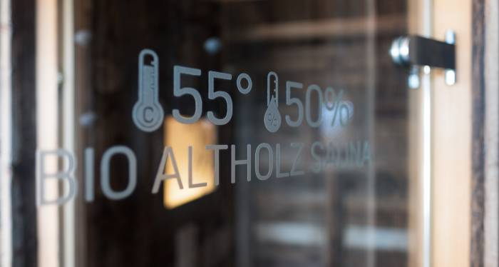Bio-Altholzsauna im Panorama Land & Wellnesshotel