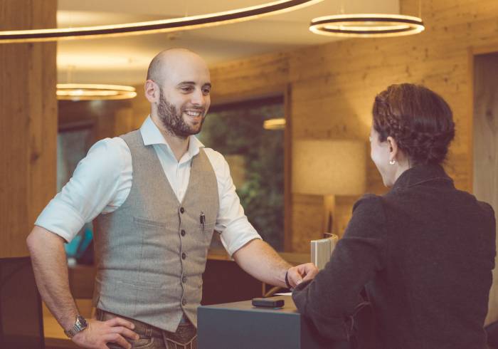 Service am Empfang im Panorama Land & Wellnesshotel